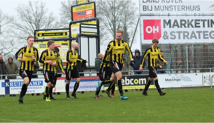 Foto’s DOS’37 1 vs KHC 1